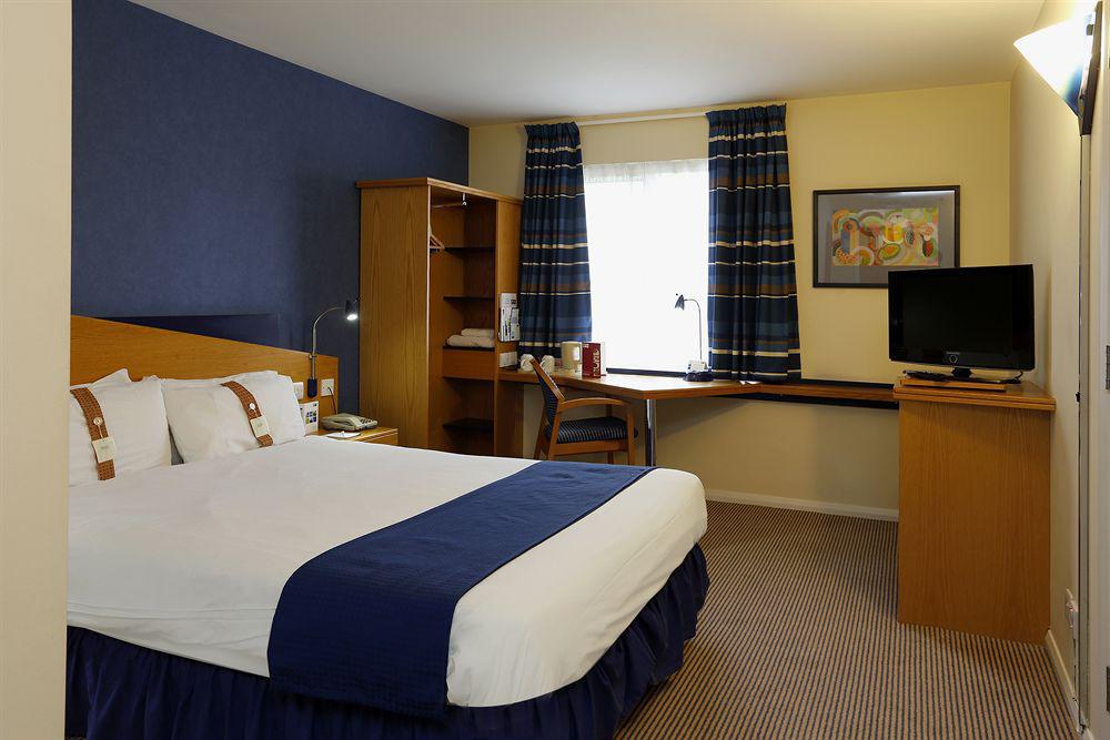 Holiday Inn Express Peterborough, An Ihg Hotel Extérieur photo