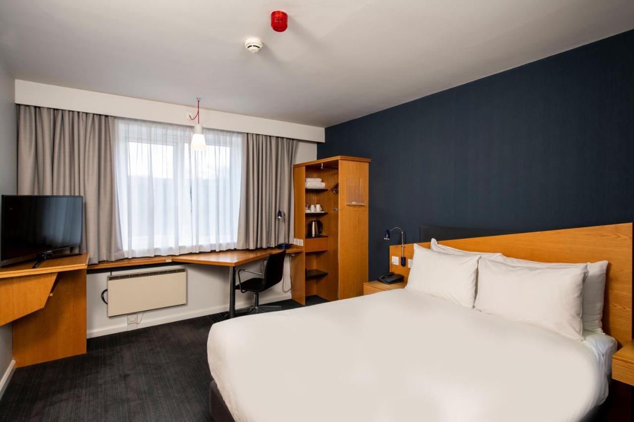 Holiday Inn Express Peterborough, An Ihg Hotel Extérieur photo