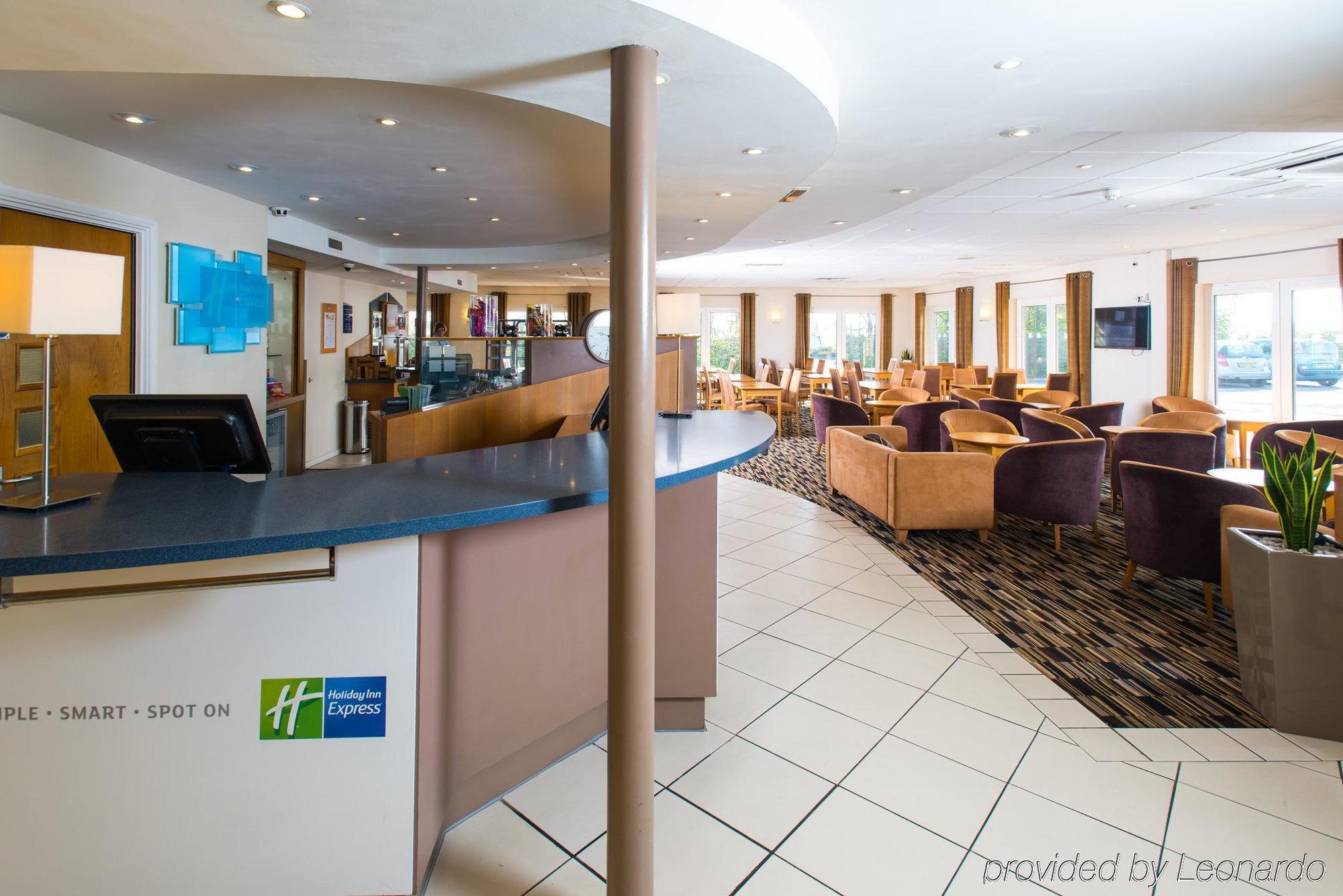 Holiday Inn Express Peterborough, An Ihg Hotel Extérieur photo